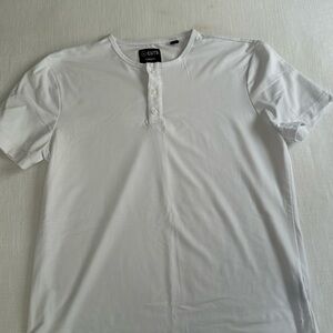 Cuts elongated Bought on Poshmark for my husband(L) but fits a boys L/ men S,M